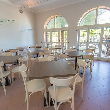 Student's Estense Hostel *