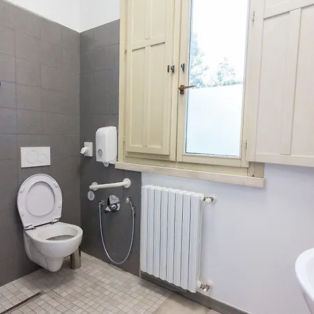 Student's Estense Hostel *