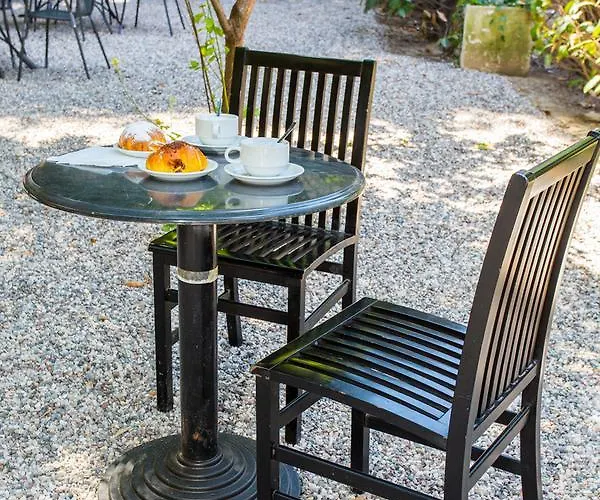 Student's Estense بيت شباب