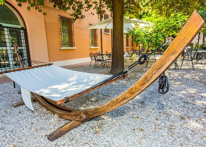 Student's Estense 旅馆 *